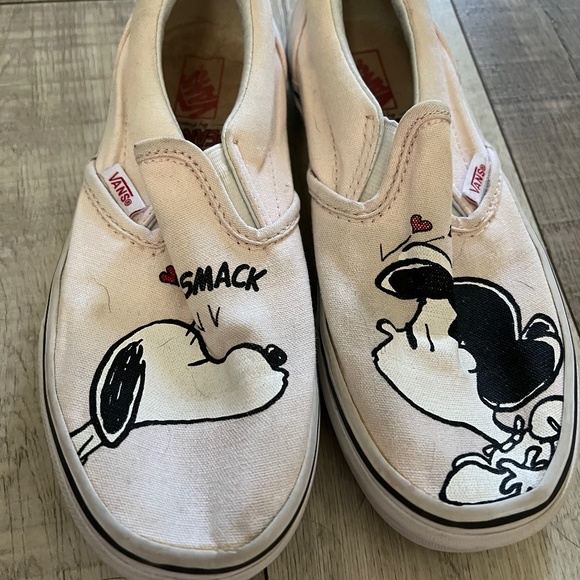 Vans Snoopy Peanuts Pearl Smack Pink Girls Kids 3 Classic Slip On Sneakers - Picture 1 of 3